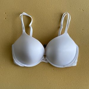 NWOT Victoria’s Secret Very Sexy Push up Bra 34DD